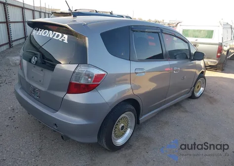 2010 Honda Fit Sport из США, поврежденный, VIN JHMGE8H46AC026719